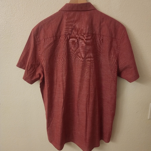 NWT Travis Mathew Rio Red Studebaker Button Up Shirt Mens XXL - Picture 9 of 9